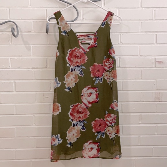 Francesca's Collections Dresses & Skirts - BLUE RAIN Shift Dress in Gorgeous Print
